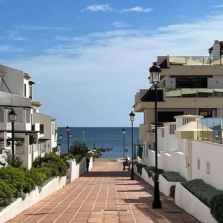 Marina House Apartment
